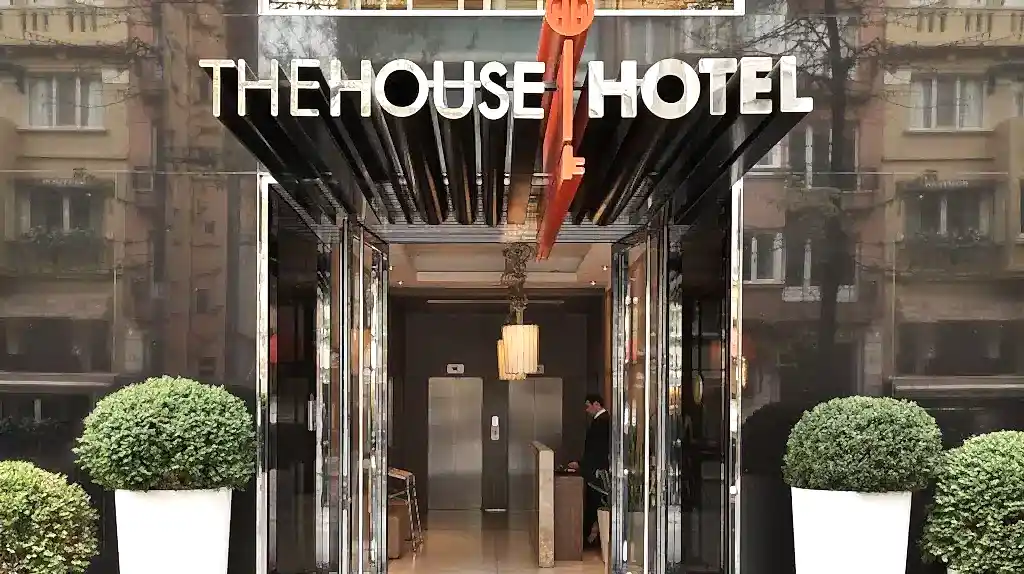 Referanslar 8 the house hotel
